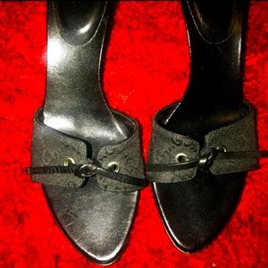Vintage Gucci monogram heels 7.5